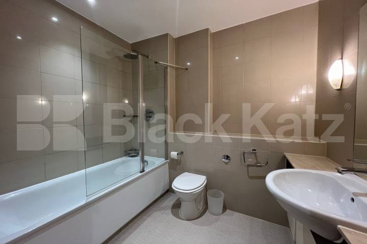 Riverfront One-Bed Apt for Rent: Bright, Modern Living with Balcony Views Dean Ryle Street , Westminster